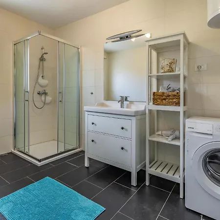 Amazing In With Wifi بيت للعطل