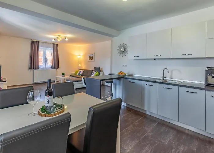Holiday home Amazing In With Wifi Pula