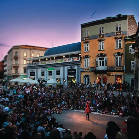 Amazing In With Wifi Pula